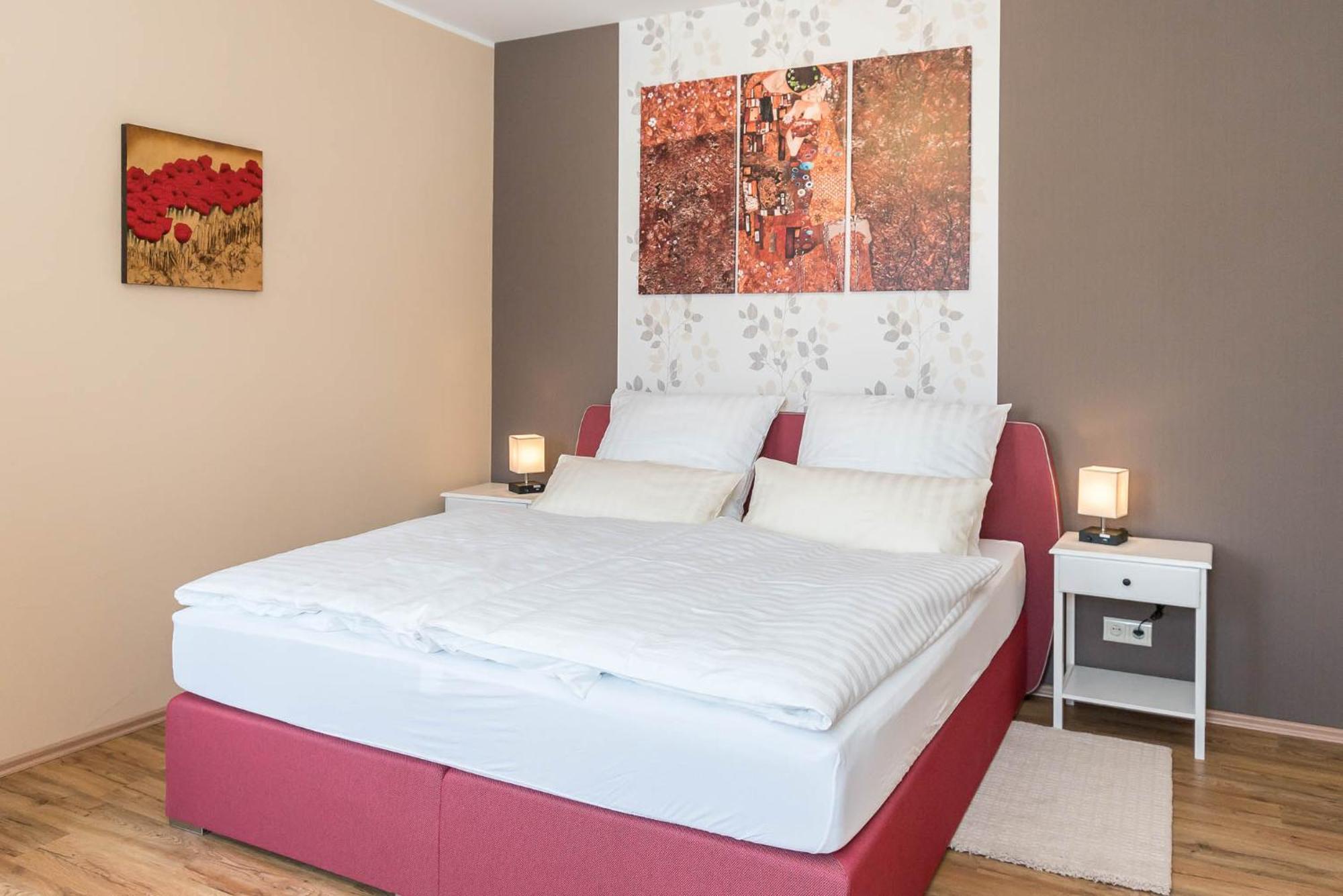 Weingut Pawis Appartements Freyburg  Zimmer foto